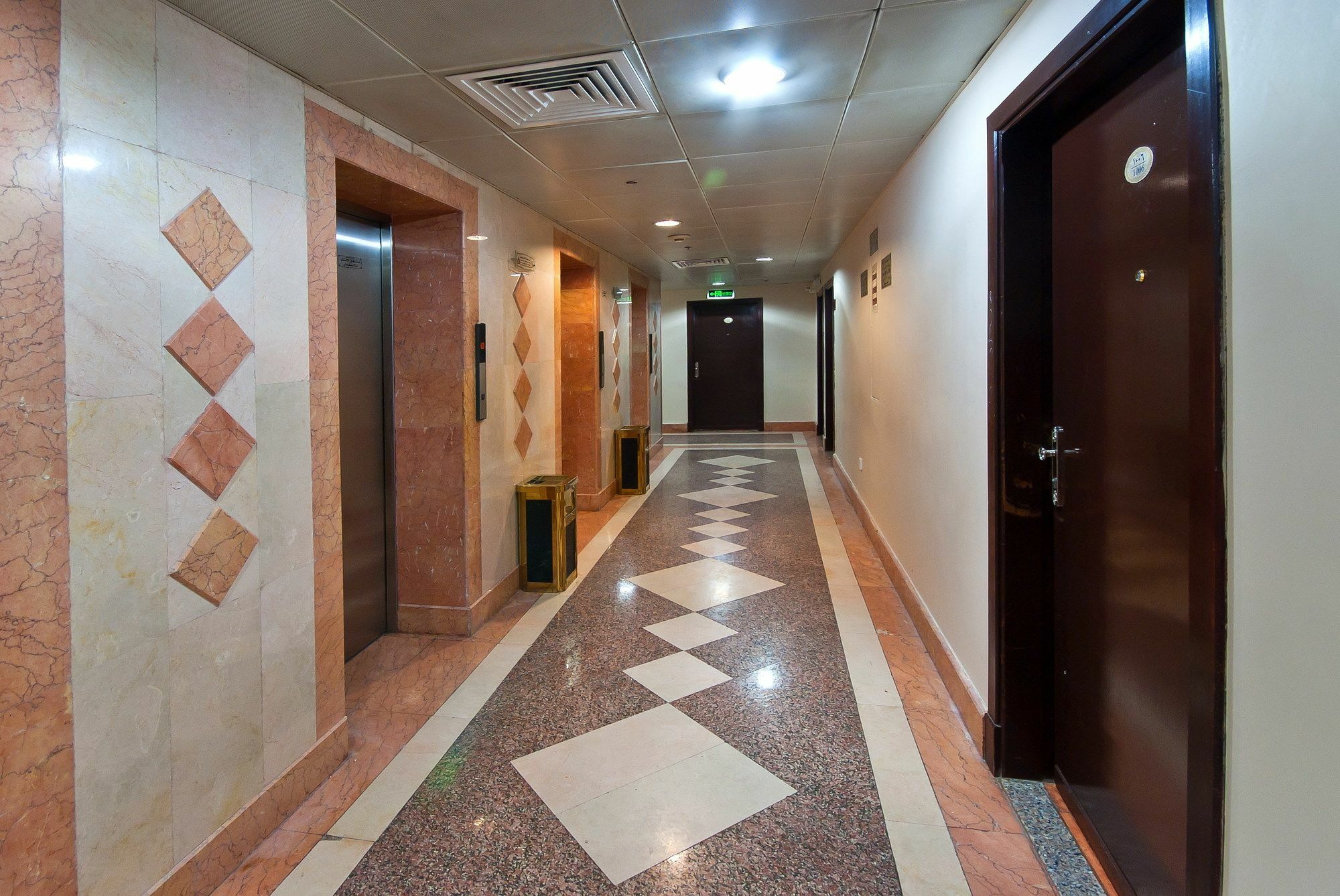 Diyar Al Salam Silver Hotel マディーナ エクステリア 写真